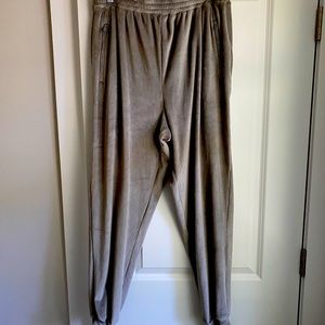 Skims velour joggers